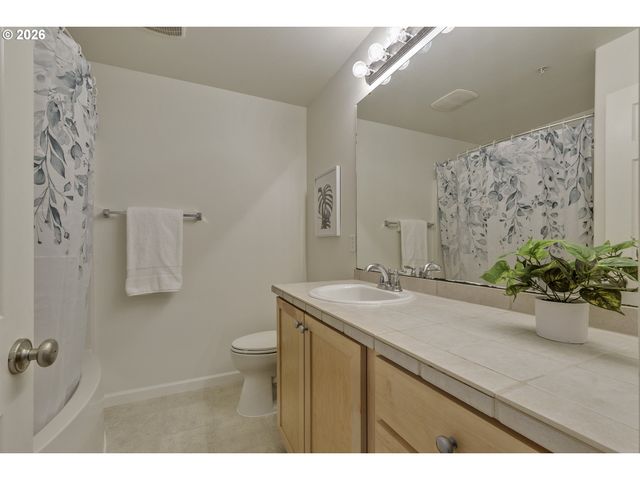 8580 Sw 147TH Ter 102, Beaverton, OR 97007