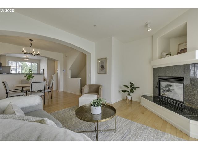8580 Sw 147TH Ter 102, Beaverton, OR 97007