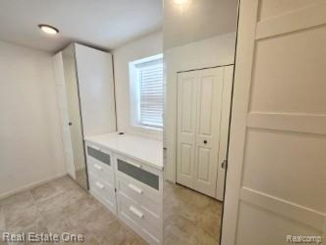 4637 BRADLEY Circle, Troy, MI 48085