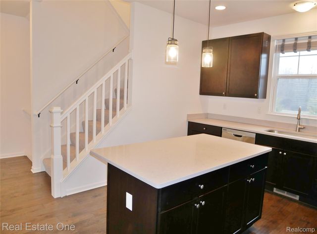 4637 BRADLEY Circle, Troy, MI 48085