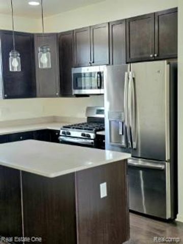 4637 BRADLEY Circle, Troy, MI 48085