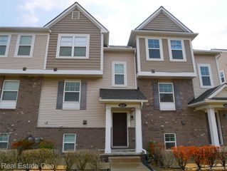4637 BRADLEY Circle, Troy, MI 48085