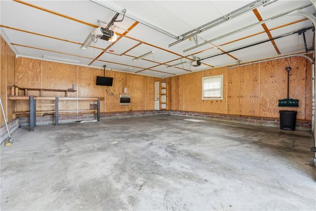 16 Kenneth Ave, Neshannock Twp, PA 16105