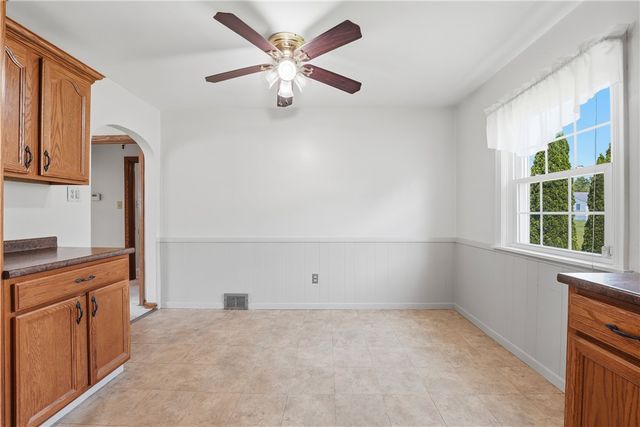 16 Kenneth Ave, Neshannock Twp, PA 16105