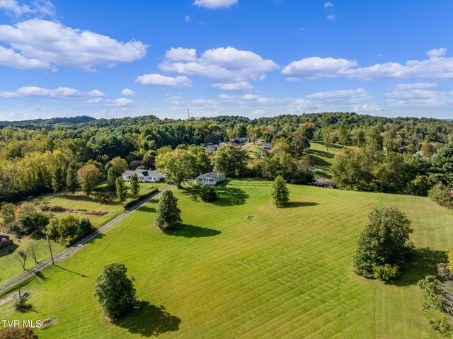 16235 Lee Highway, Bristol, VA 24202