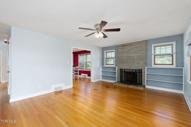16235 Lee Highway, Bristol, VA 24202