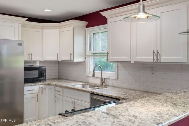 16235 Lee Highway, Bristol, VA 24202