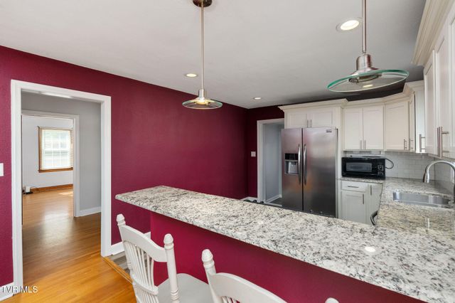 16235 Lee Highway, Bristol, VA 24202