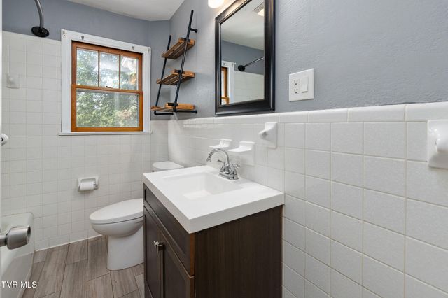 16235 Lee Highway, Bristol, VA 24202