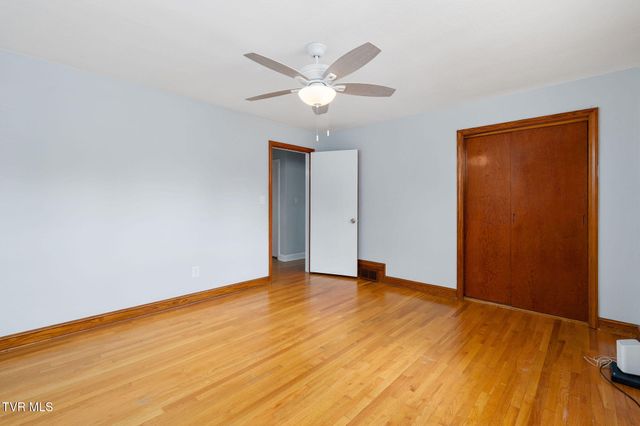 16235 Lee Highway, Bristol, VA 24202