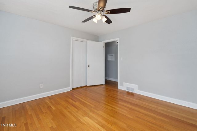 16235 Lee Highway, Bristol, VA 24202