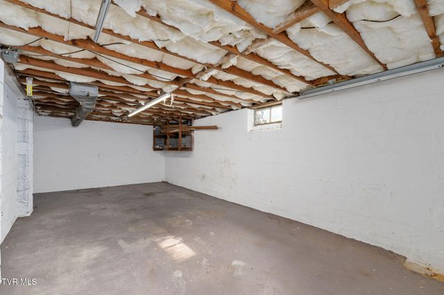 16235 Lee Highway, Bristol, VA 24202