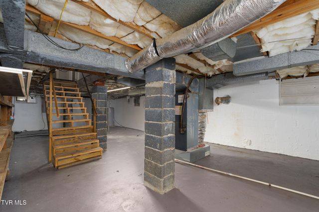 16235 Lee Highway, Bristol, VA 24202