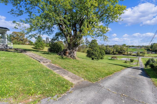 16235 Lee Highway, Bristol, VA 24202
