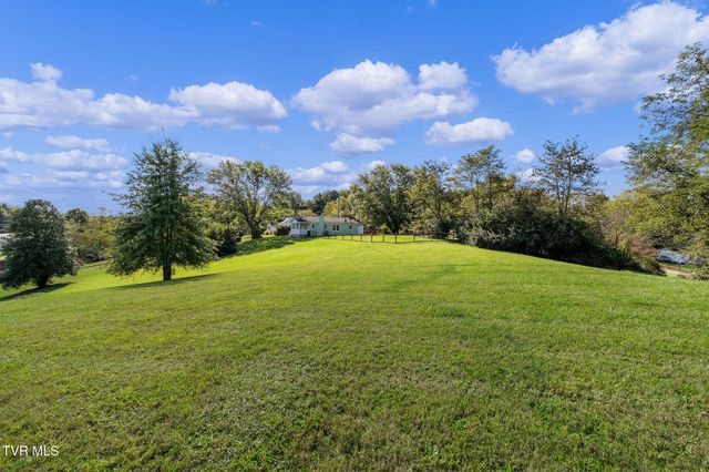 16235 Lee Highway, Bristol, VA 24202