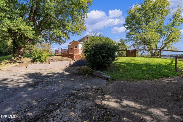 16235 Lee Highway, Bristol, VA 24202