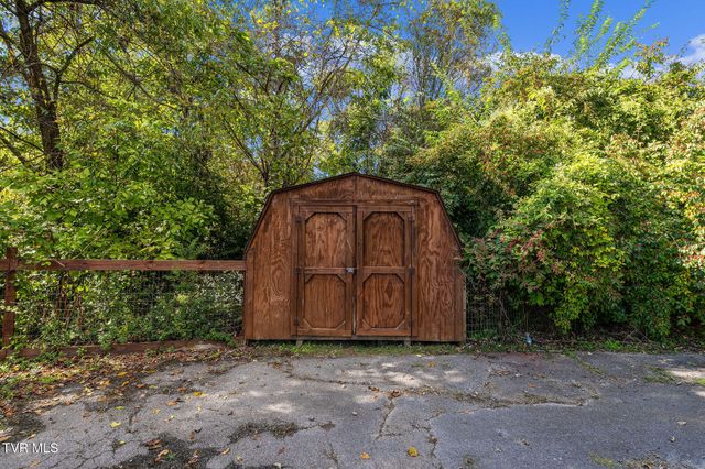 16235 Lee Highway, Bristol, VA 24202