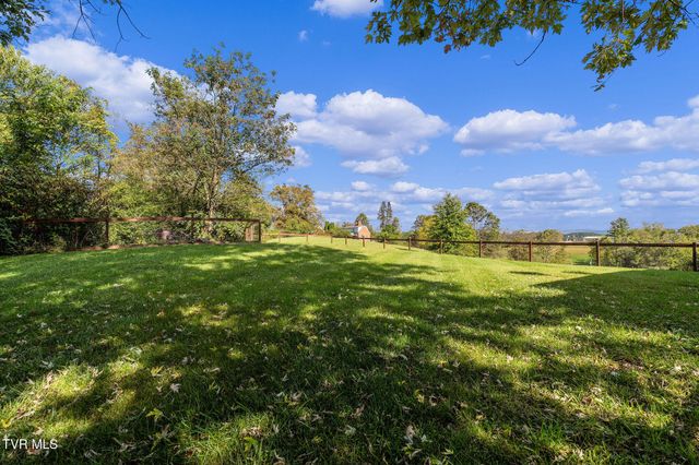 16235 Lee Highway, Bristol, VA 24202