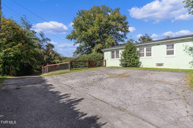 16235 Lee Highway, Bristol, VA 24202