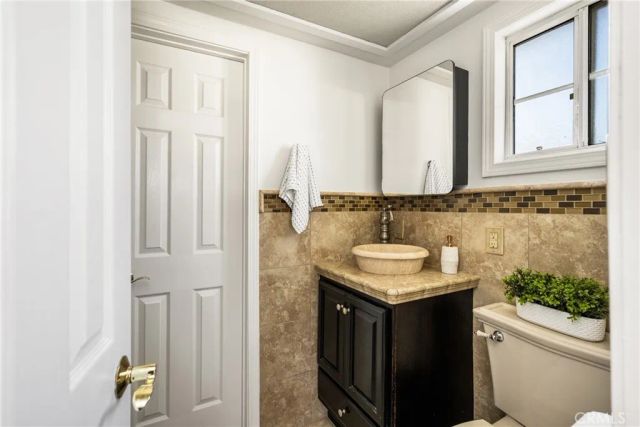 1905 W Random, Anaheim, CA 92804