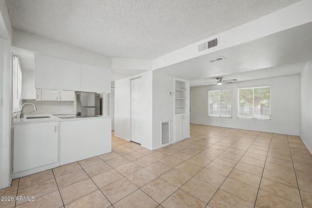Image 12 of property listing at 6134 N 30TH Avenue, Phoenix, AZ 85017
