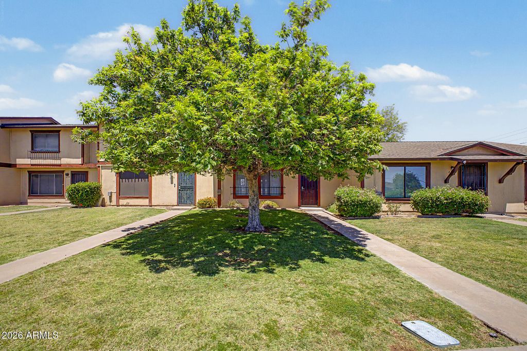 Image 5 of property listing at 6134 N 30TH Avenue, Phoenix, AZ 85017