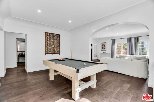 911 S Victoria Avenue, Los Angeles, CA 90019