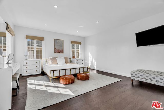 911 S Victoria Avenue, Los Angeles, CA 90019