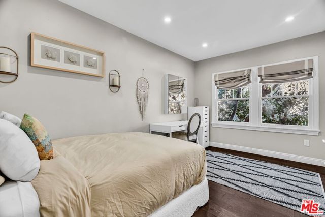 911 S Victoria Avenue, Los Angeles, CA 90019