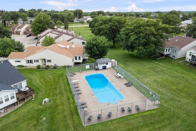 3964 Partridge Circle, Bettendorf, IA 52722