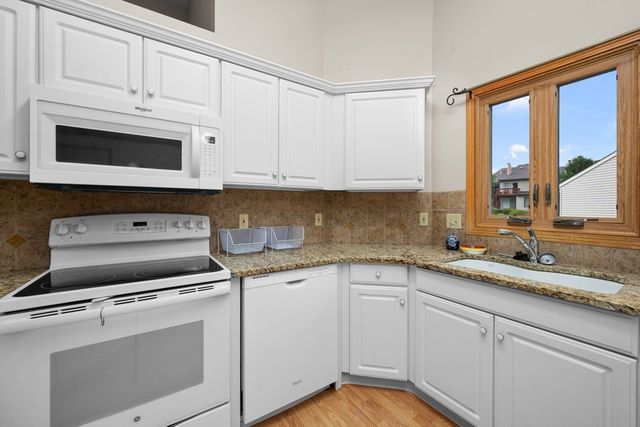 3964 Partridge Circle, Bettendorf, IA 52722