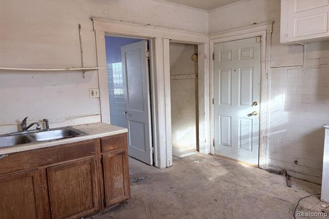 8922 Armour Street, Detroit, MI 48213