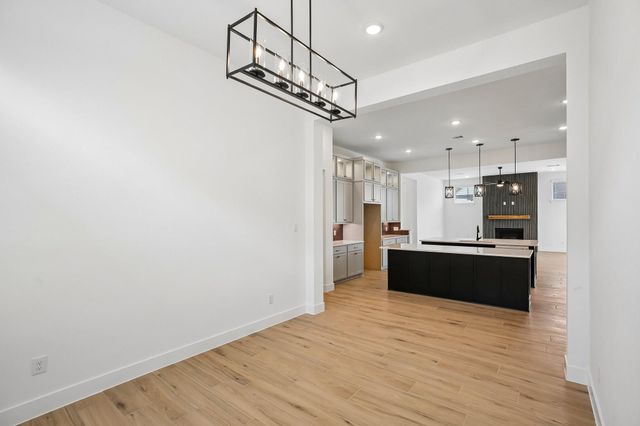 12051 Lake View Boulevard, Mont Belvieu, TX 77523