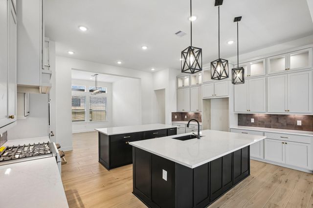 12051 Lake View Boulevard, Mont Belvieu, TX 77523