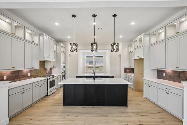 12051 Lake View Boulevard, Mont Belvieu, TX 77523