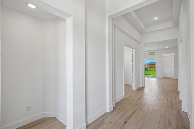 12051 Lake View Boulevard, Mont Belvieu, TX 77523