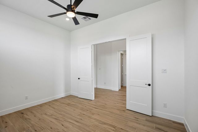 12051 Lake View Boulevard, Mont Belvieu, TX 77523