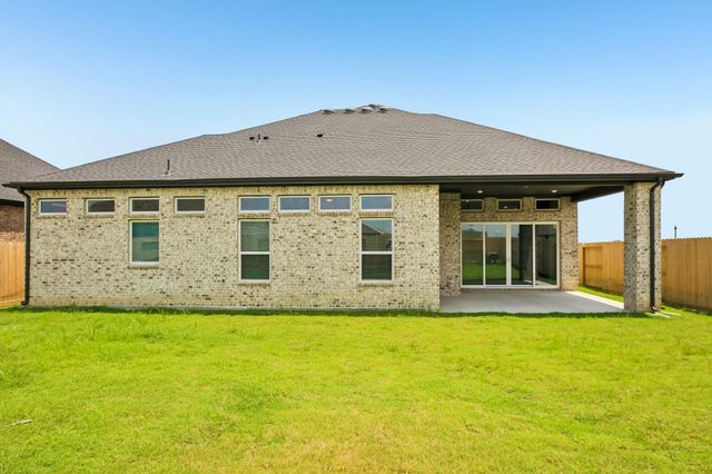 12051 Lake View Boulevard, Mont Belvieu, TX 77523