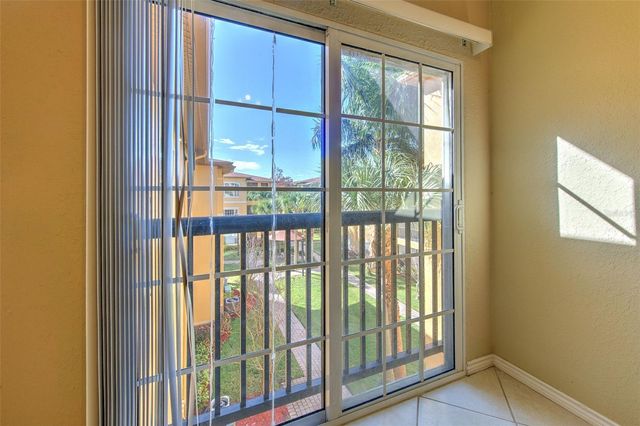 4323 BAYSIDE VILLAGE DRIVE 319, Tampa, FL 33615