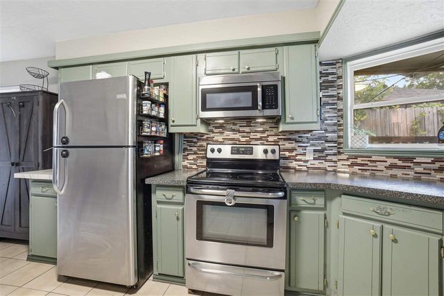 7913 NW Concho Ave, Lawton, OK 73505