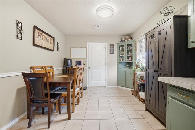 7913 NW Concho Ave, Lawton, OK 73505