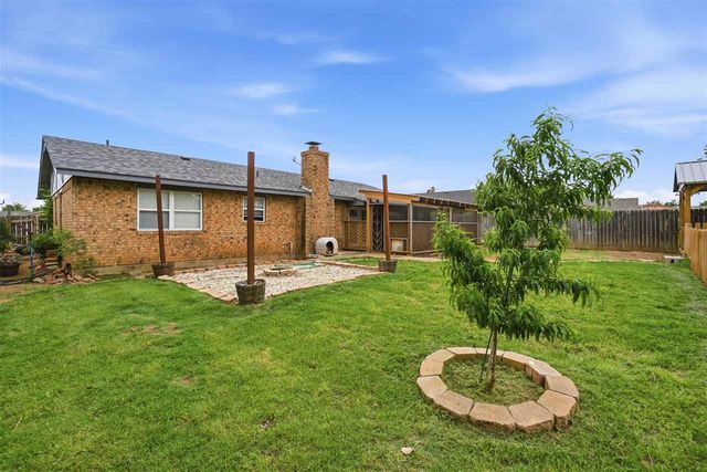 7913 NW Concho Ave, Lawton, OK 73505