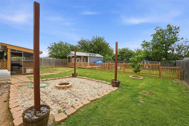 7913 NW Concho Ave, Lawton, OK 73505