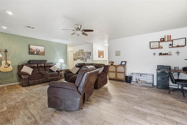 7913 NW Concho Ave, Lawton, OK 73505