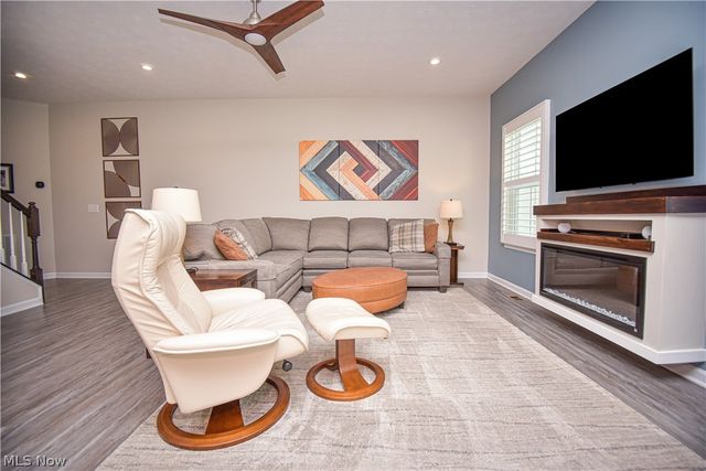 178 Topsail Drive, Medina, OH 44256