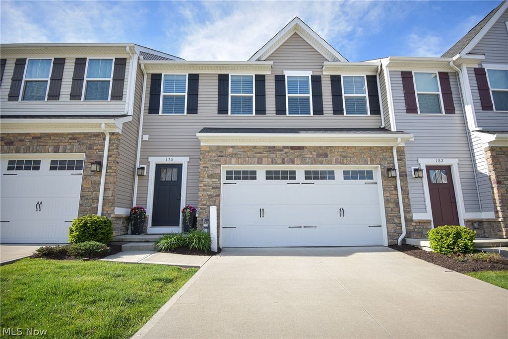 178 Topsail Drive, Medina, OH 44256