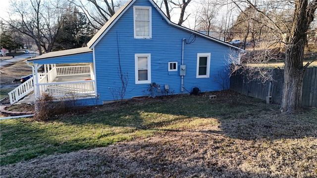 36 Logan Street, Leavenworth, KS 66048