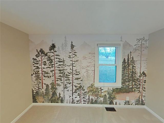 36 Logan Street, Leavenworth, KS 66048