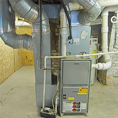 36 Logan Street, Leavenworth, KS 66048