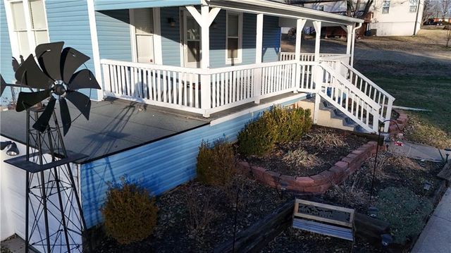 36 Logan Street, Leavenworth, KS 66048